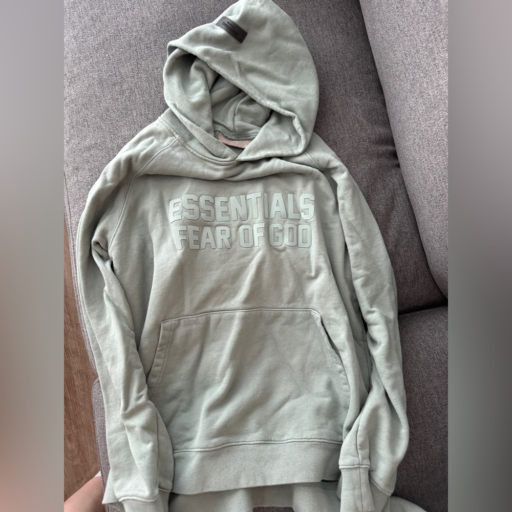 Fear of God Essentials Women’s Set – Sage (M)